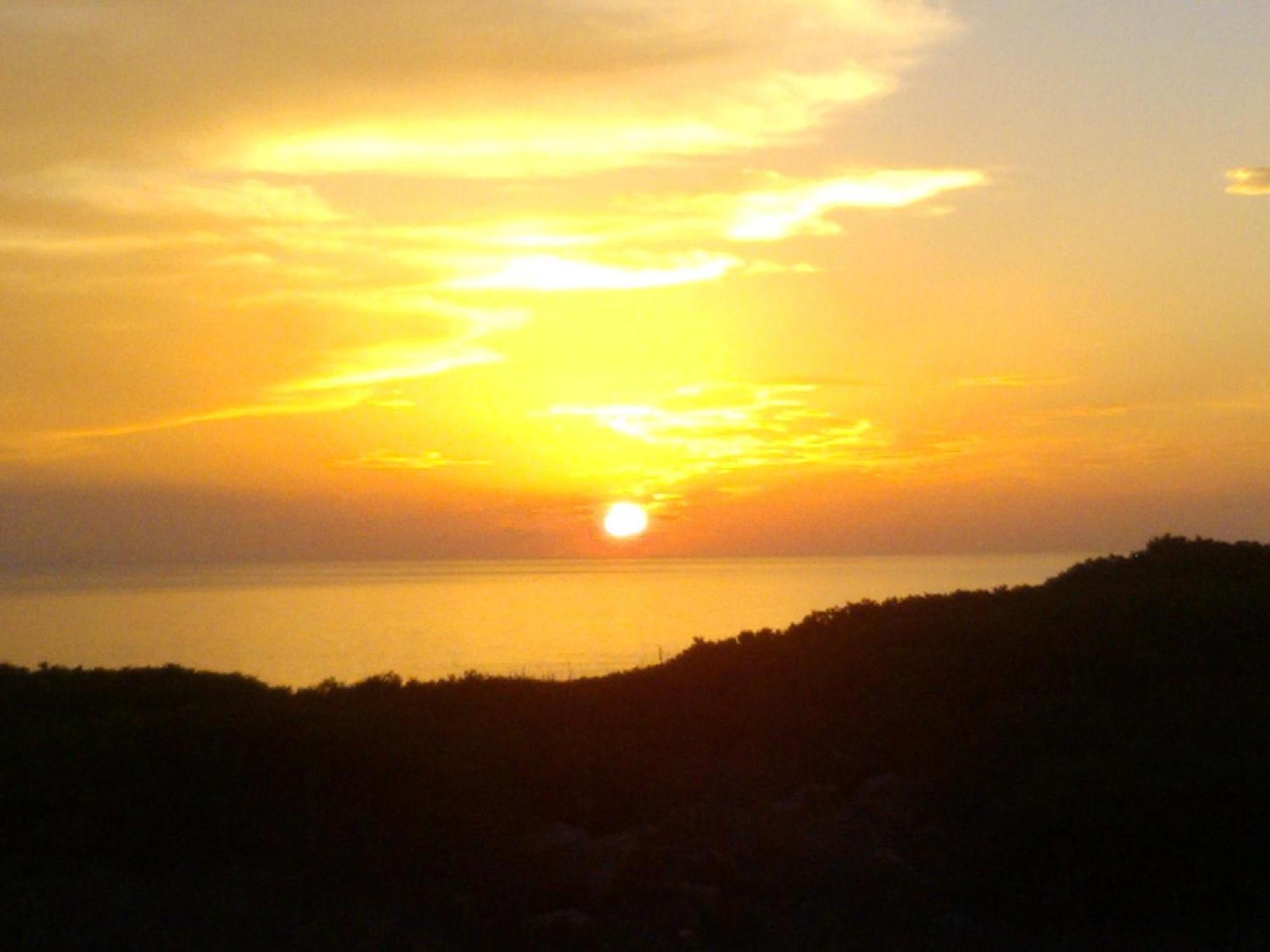 B&B Glamping Semaforo Capo Sperone SantʼAntìoco Quarto foto