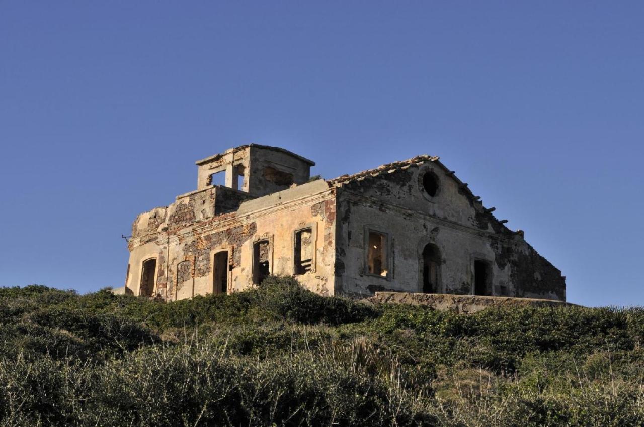 B&B Glamping Semaforo Capo Sperone SantʼAntìoco Quarto foto